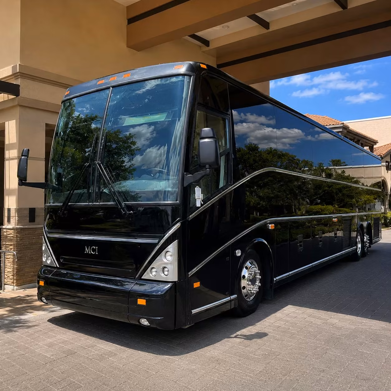 employee shuttle bus services along the sandy springs and perimeter center corridor