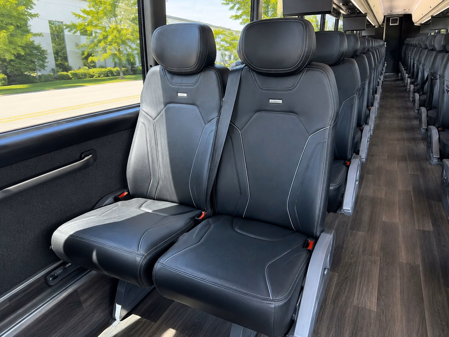 shuttle guests between sandy springs hotels and your wedding venue without the headache